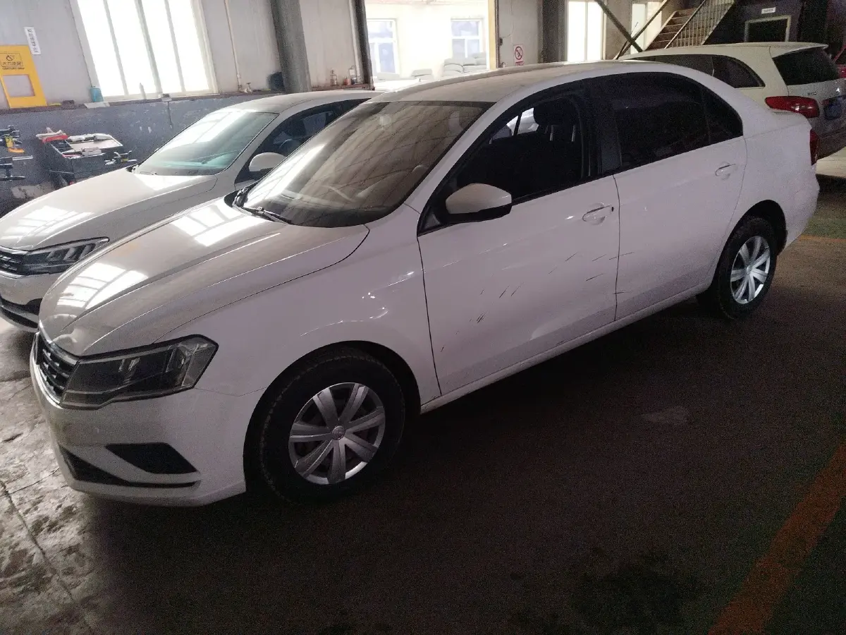 2017 Volkswagen Jetta 1.4L 90HP L4 5MT