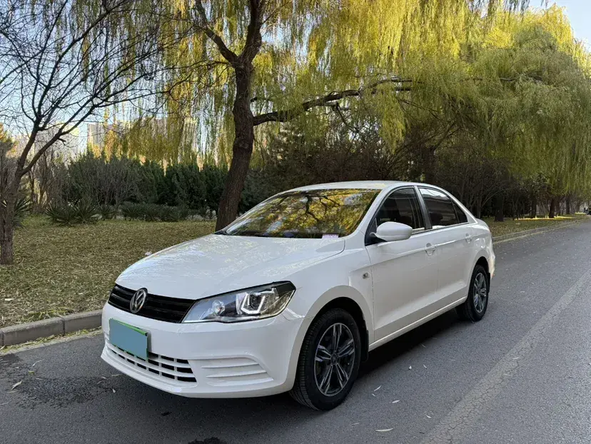 2015 Volkswagen Jetta 1.6L 110HP L4 5MT