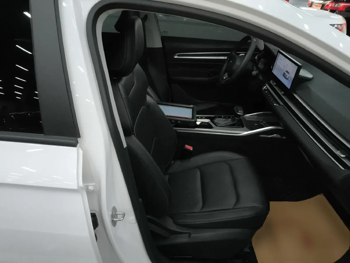 2023 Geely Emgrand 1.5L 127HP L4 CVT,autocango,china used car exporter,china ev exporter,chinese used car exporter,chinese used ev exporter