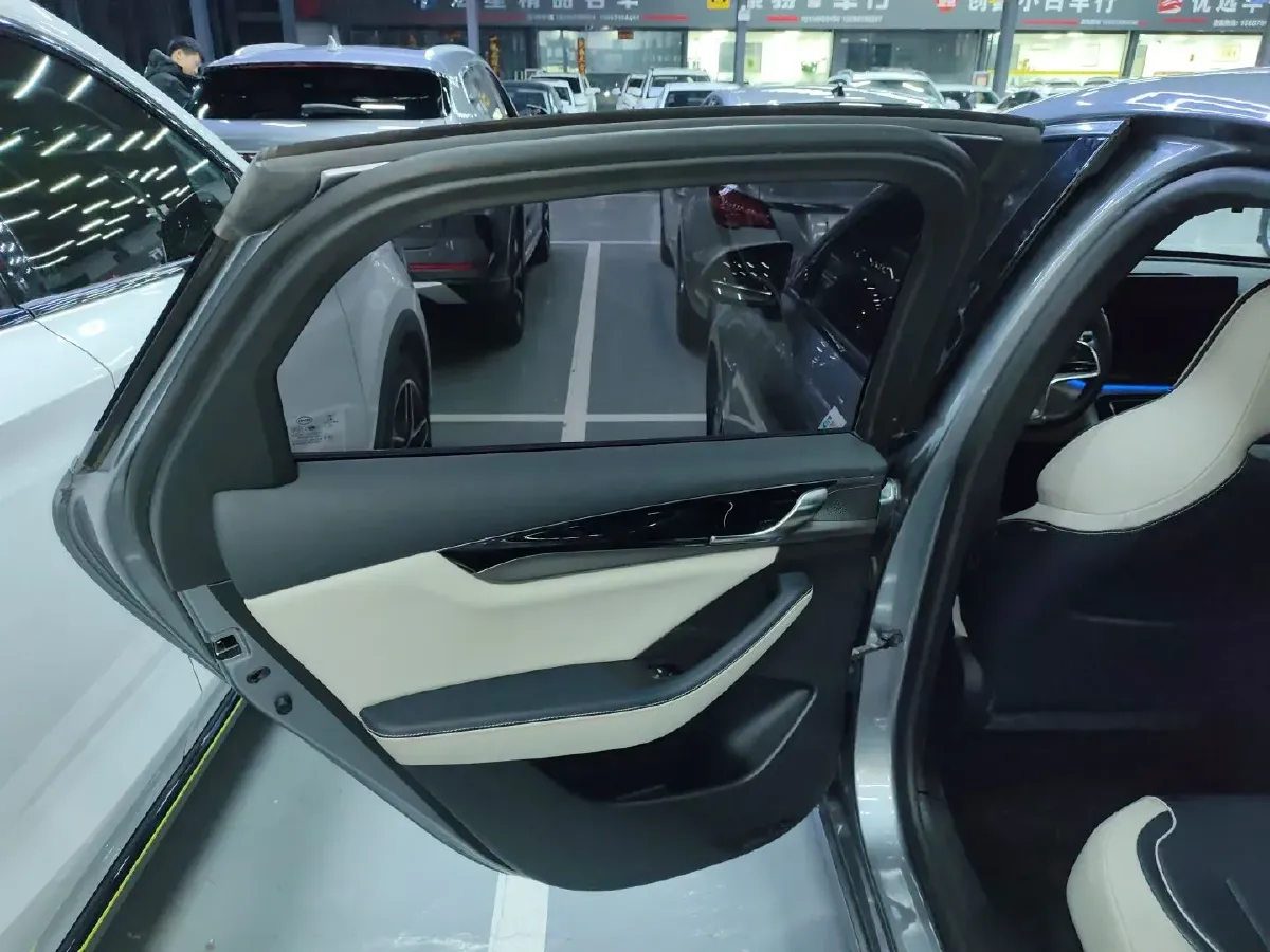 2021 BYD Qin Plus 1.5L 110HP L4 E-CVT PHEV 18.32KWH,autocango,china used car exporter,china ev exporter,chinese used car exporter,chinese used ev exporter