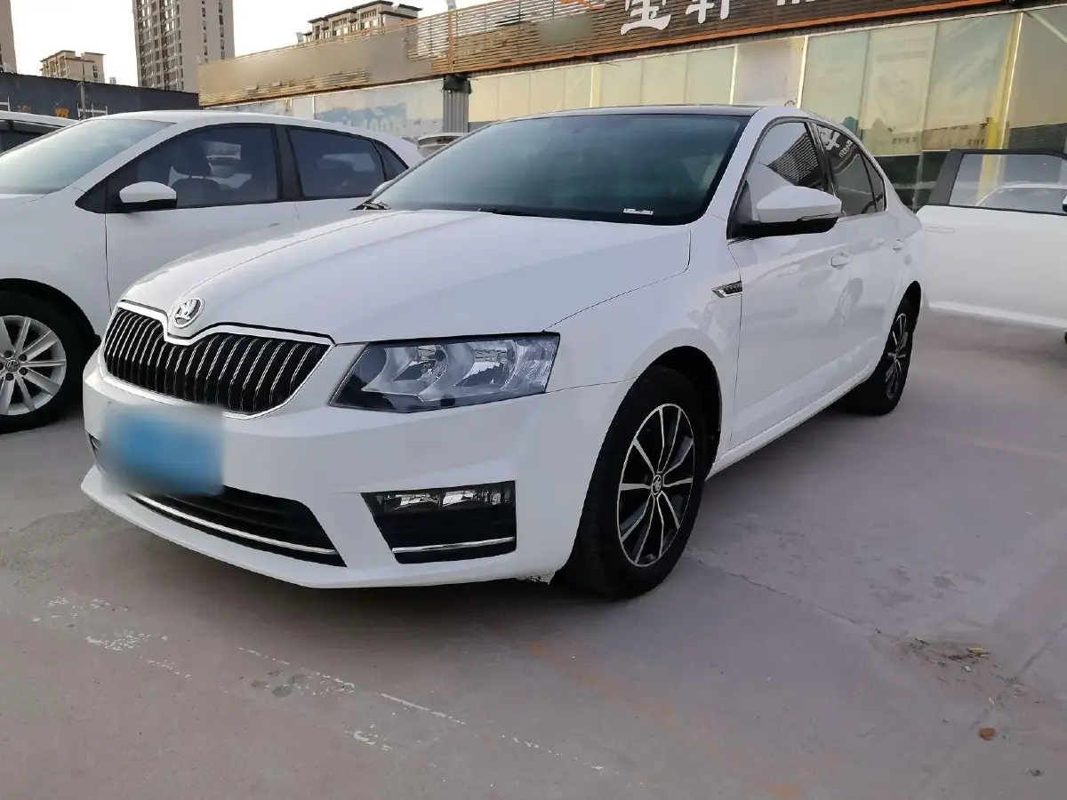 2017 Skoda Octavia 1.6L 110HP L4 5MT