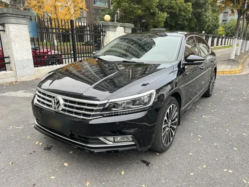 2017 Volkswagen Passat 1.8T 180HP L4 7DCT