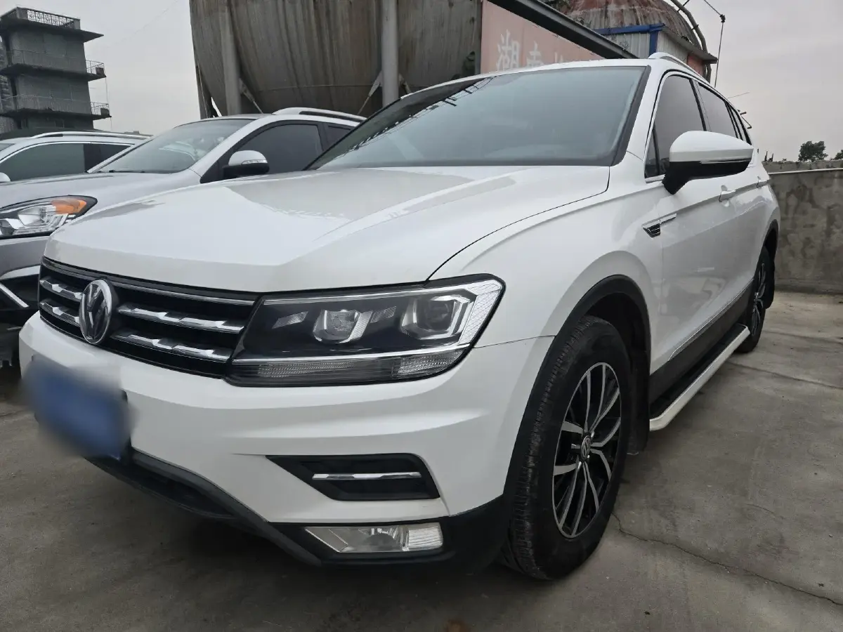 2017 Volkswagen Tiguan L 1.8T 180HP L4 7DCT