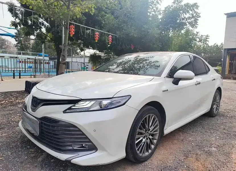 2019 Toyota Camry 2.5L 178HP L4 E-CVT Hybrid