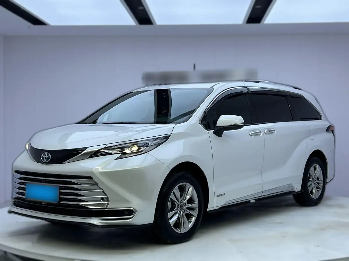 2021 Toyota Sienna 2.5L 192HP L4 E-CVT Hybrid