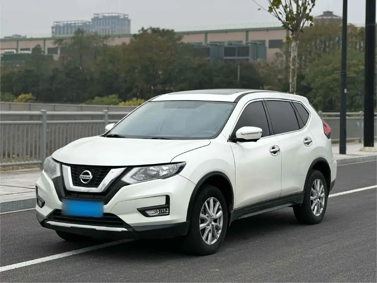 2017 Nissan X-Trail 2.0L 150HP L4 CVT