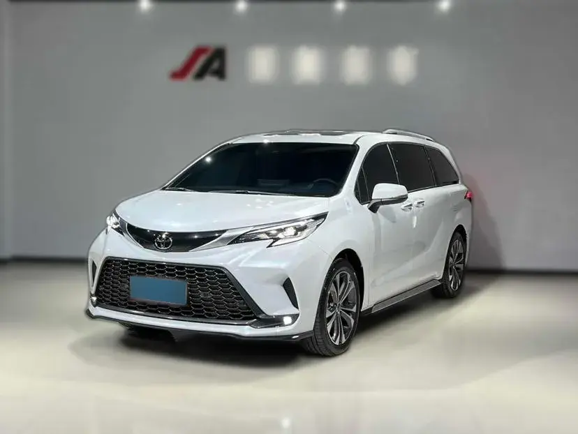 2024 Toyota Granvia 2.5L 189HP L4 E-CVT Hybrid