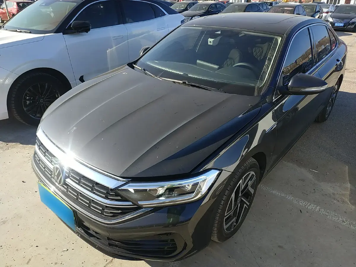 2023 Volkswagen Sagitar 1.5T 160HP L4 7DCT