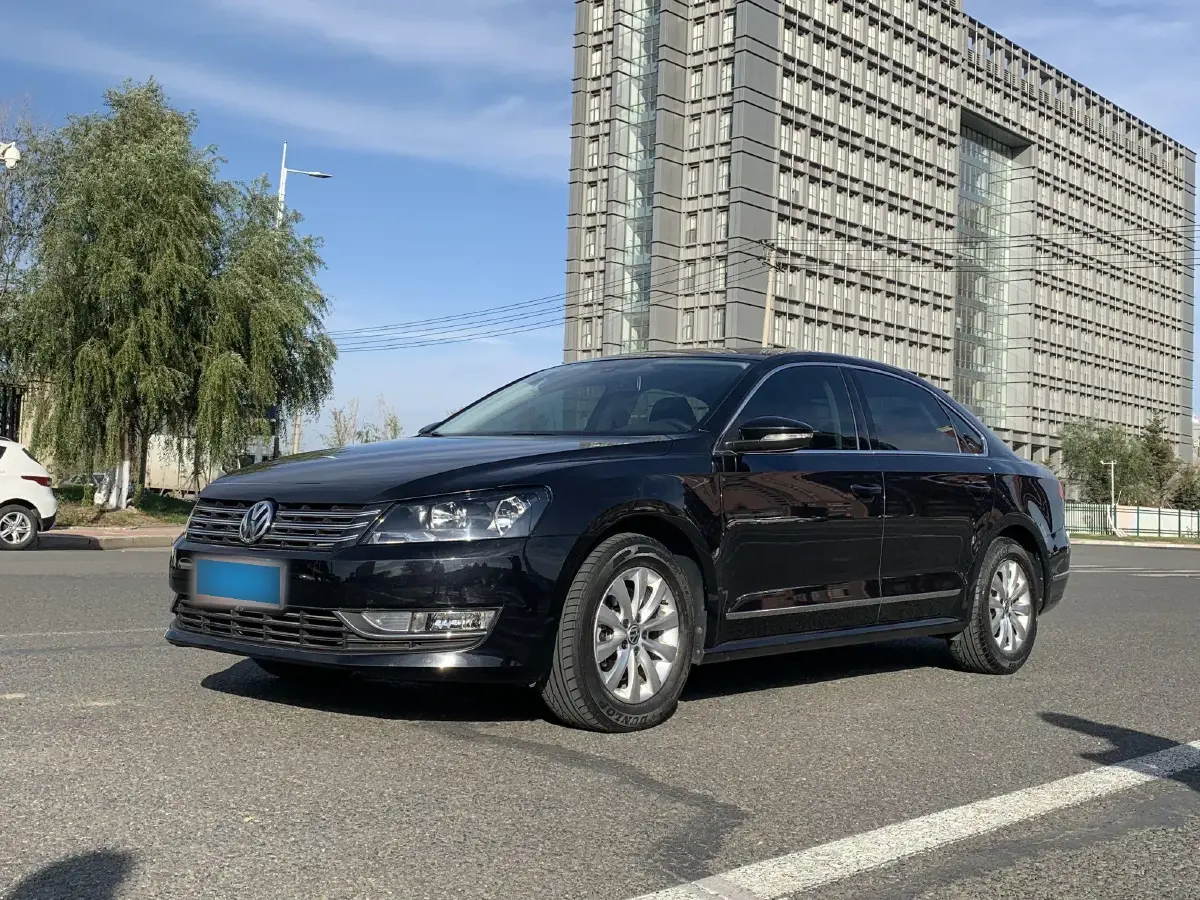 2014 Volkswagen Passat 1.8T 160HP L4 7DCT
