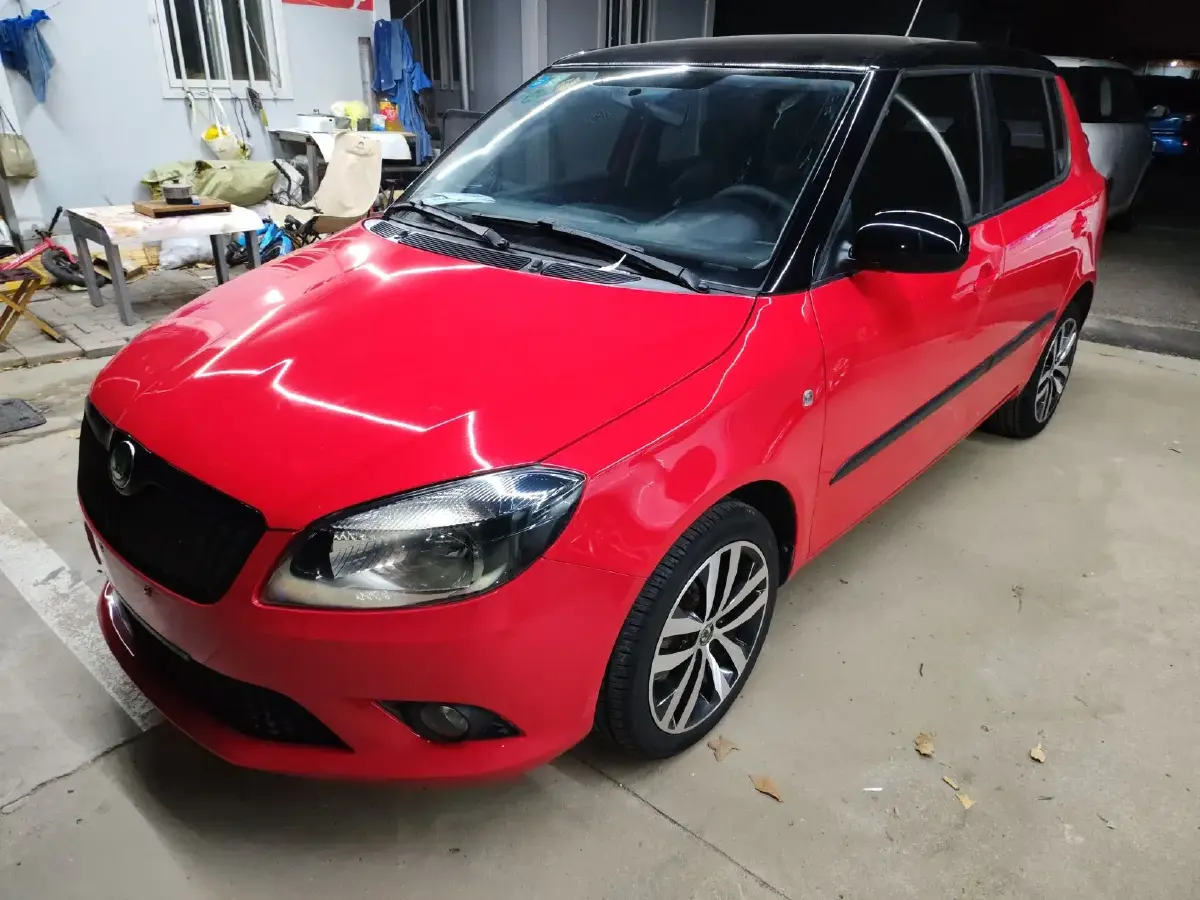 2012 Skoda Fabia 1.6L 105HP L4 6AT