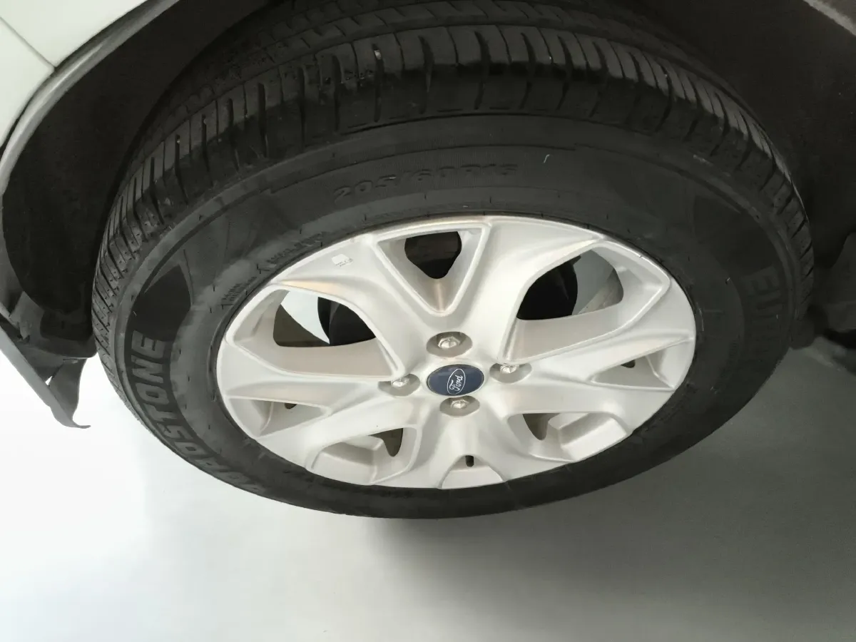 2013 Ford EcoSport 1.5L 110HP L4 6DCT,autocango,china used car exporter,china ev exporter,chinese used car exporter,chinese used ev exporter