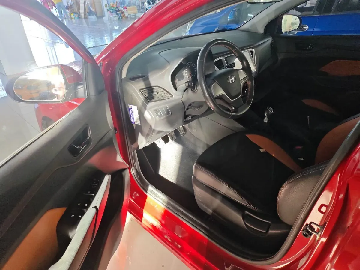 2017 Hyundai Verna RV 1.4L 100HP L4 6MT,autocango,china used car exporter,china ev exporter,chinese used car exporter,chinese used ev exporter