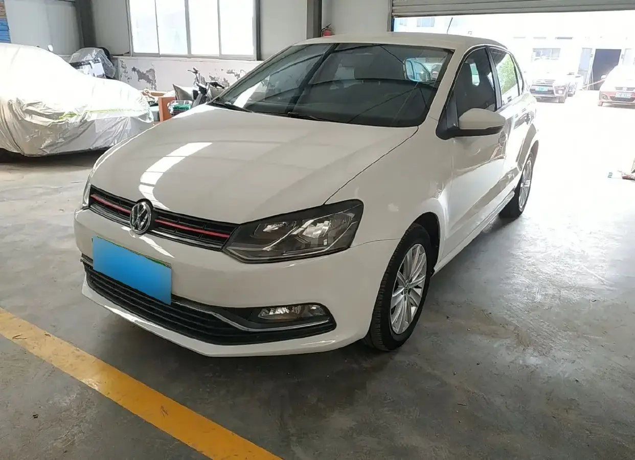 2014 Volkswagen Polo 1.4L 90HP L4 6AT