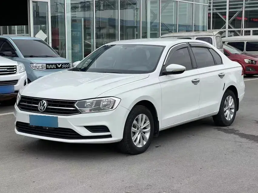 2017 Volkswagen Bora 1.6L 110HP L4 5MT