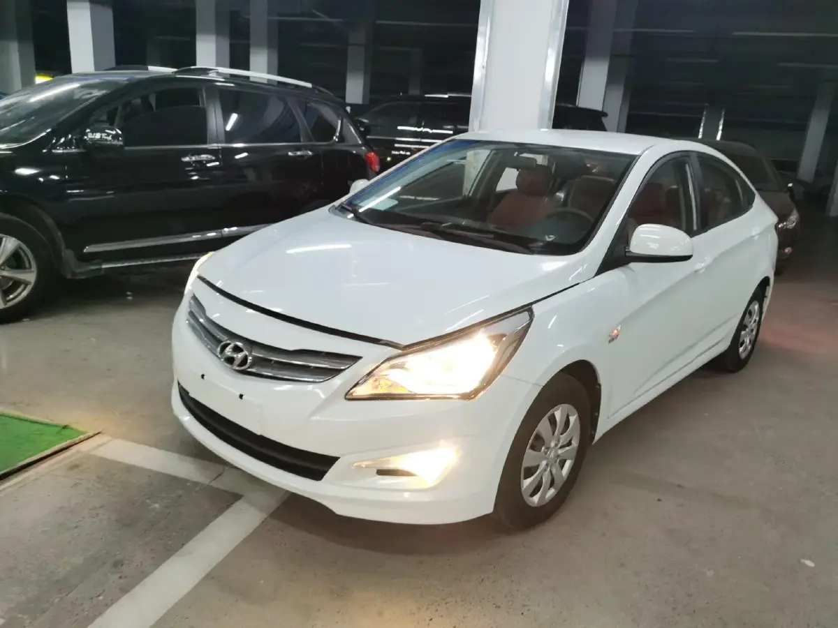 2014 Hyundai Reina 1.4L 107HP L4 5MT