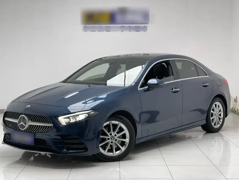 2019 Mercedes-Benz A Class 1.3T 163HP L4 7DCT