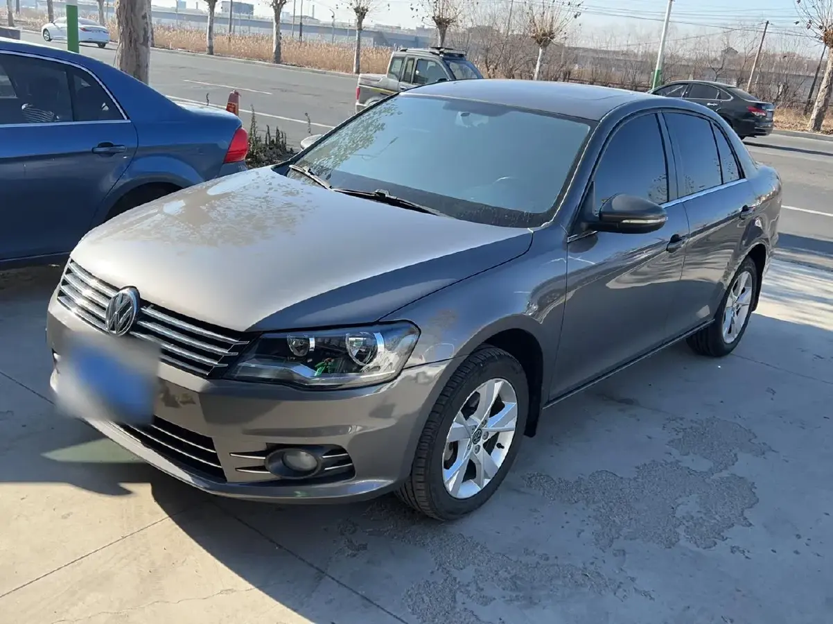 2013 Volkswagen Bora 1.6L 105HP L4 5MT
