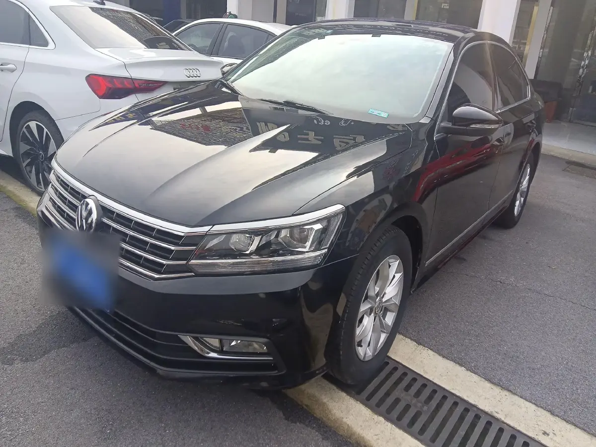 2013 Volkswagen Passat 1.8T 160HP L4 7DCT