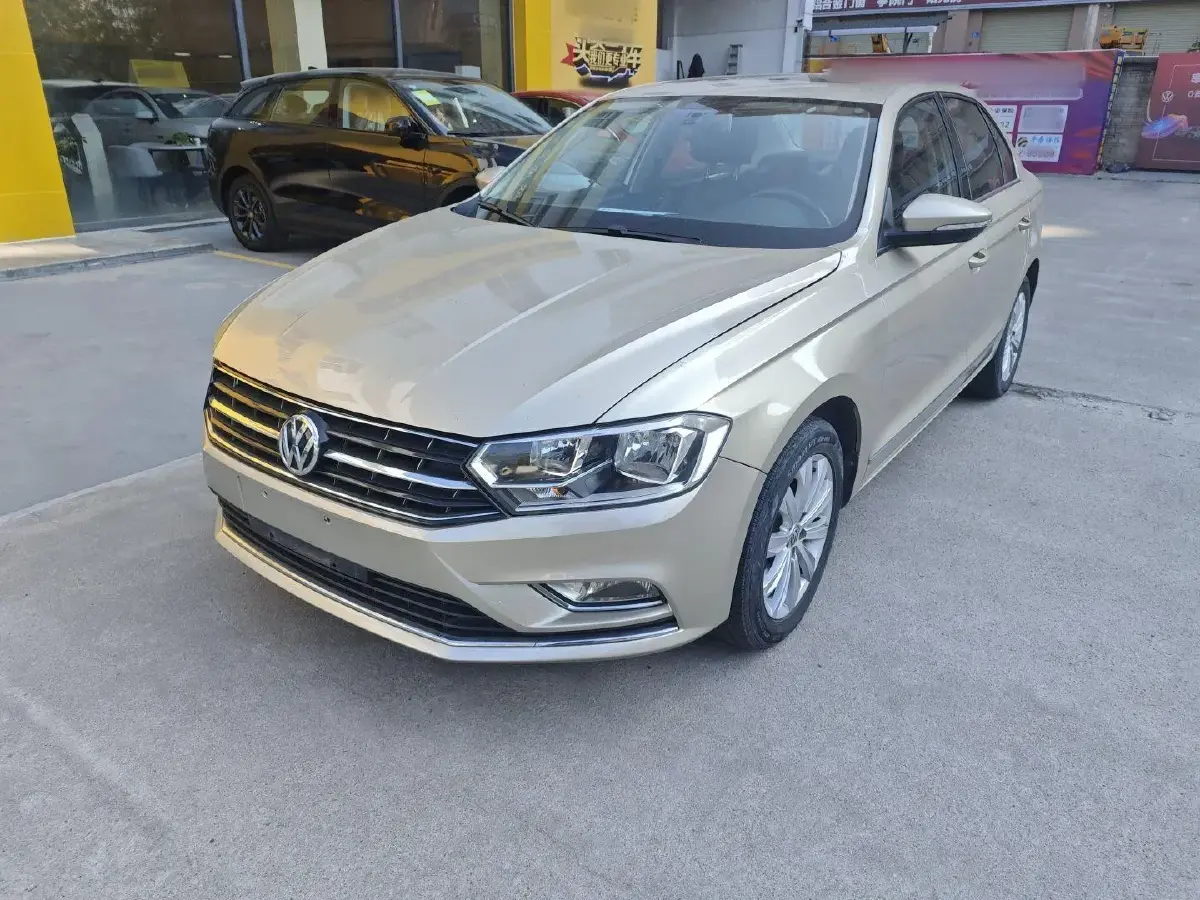 2016 Volkswagen Bora 1.6L 110HP L4 6AT