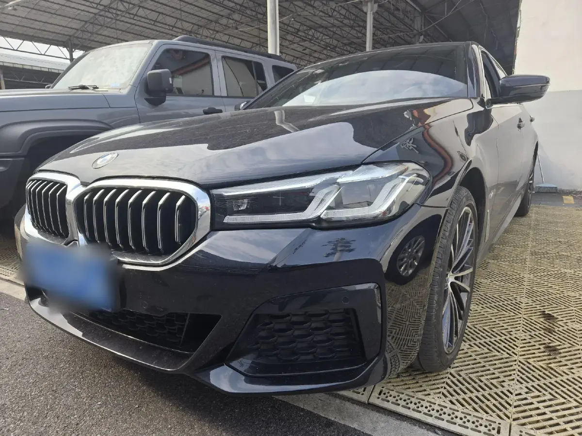 2022 BMW 5 Series 2.0T 252HP L4 8AT