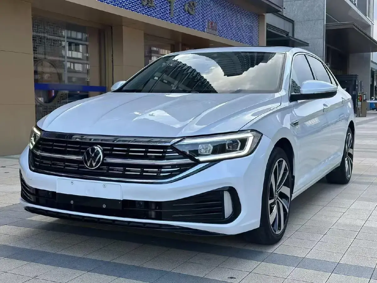 2023 Volkswagen Sagitar 1.5T 160HP L4 7DCT