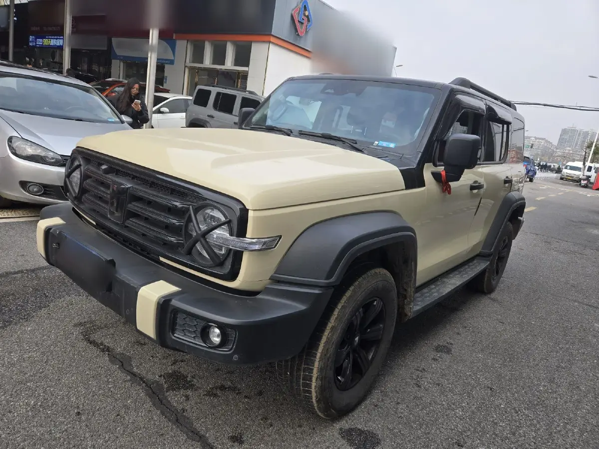 2024 Tank 300 2.0T 227HP L4 8AT