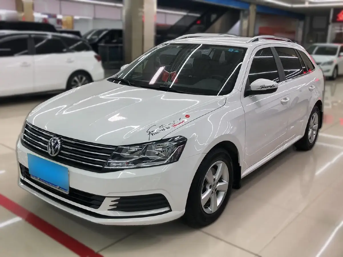 2015 Volkswagen Gran Lavida 1.6L 110HP L4 5MT