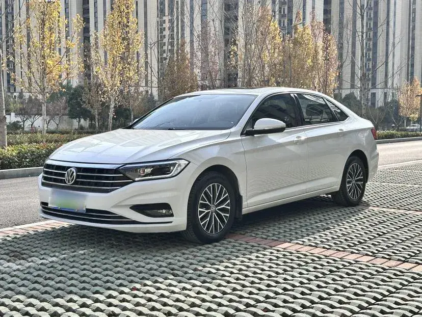 2019 Volkswagen Sagitar 1.2T 116HP L4 7DCT