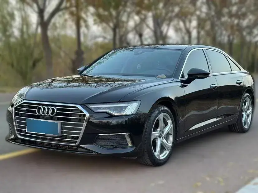 2022 Audi A6L 2.0T 190HP L4 7DCT