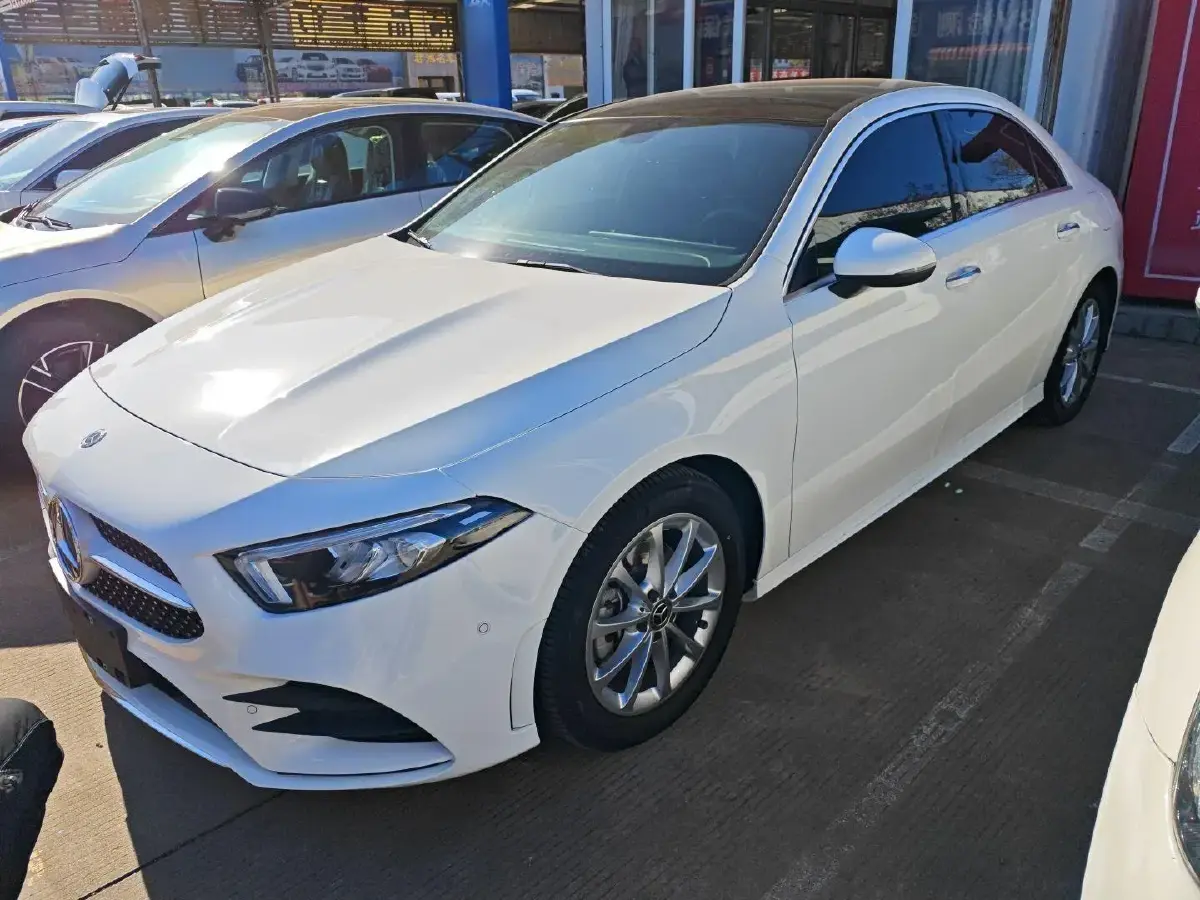 2020 Mercedes-Benz A Class 1.3T 163HP L4 7DCT