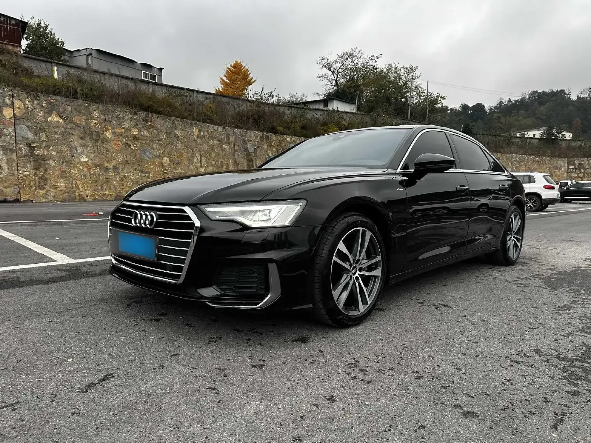 2022 Audi A6L 2.0T 190HP L4 7DCT