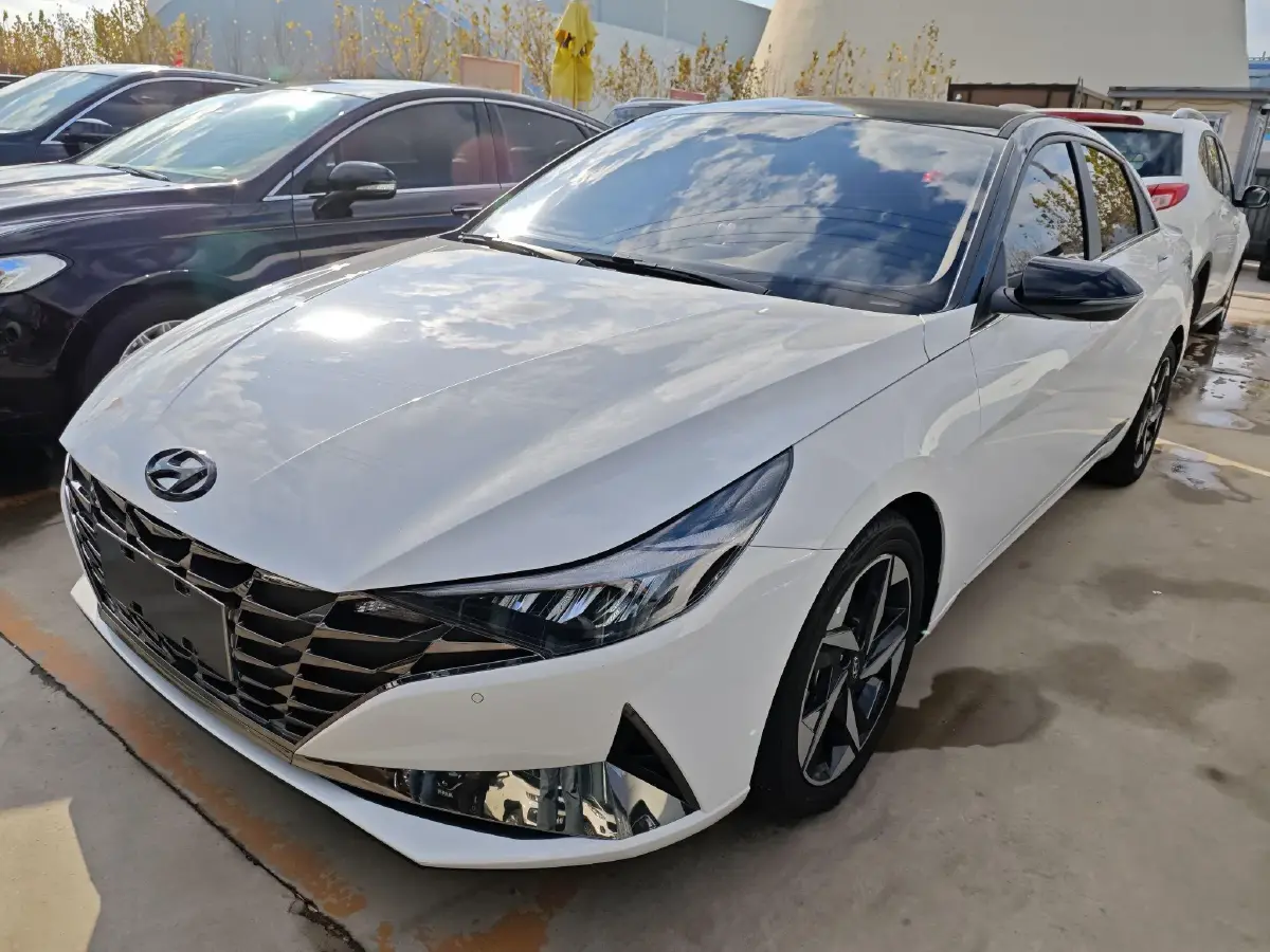 2022 Hyundai Elantra 1.5L 115HP L4 CVT