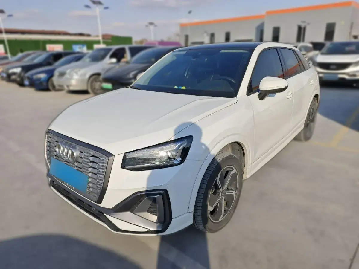 2022 Audi Q2L e-tron BEV 44.1KWH