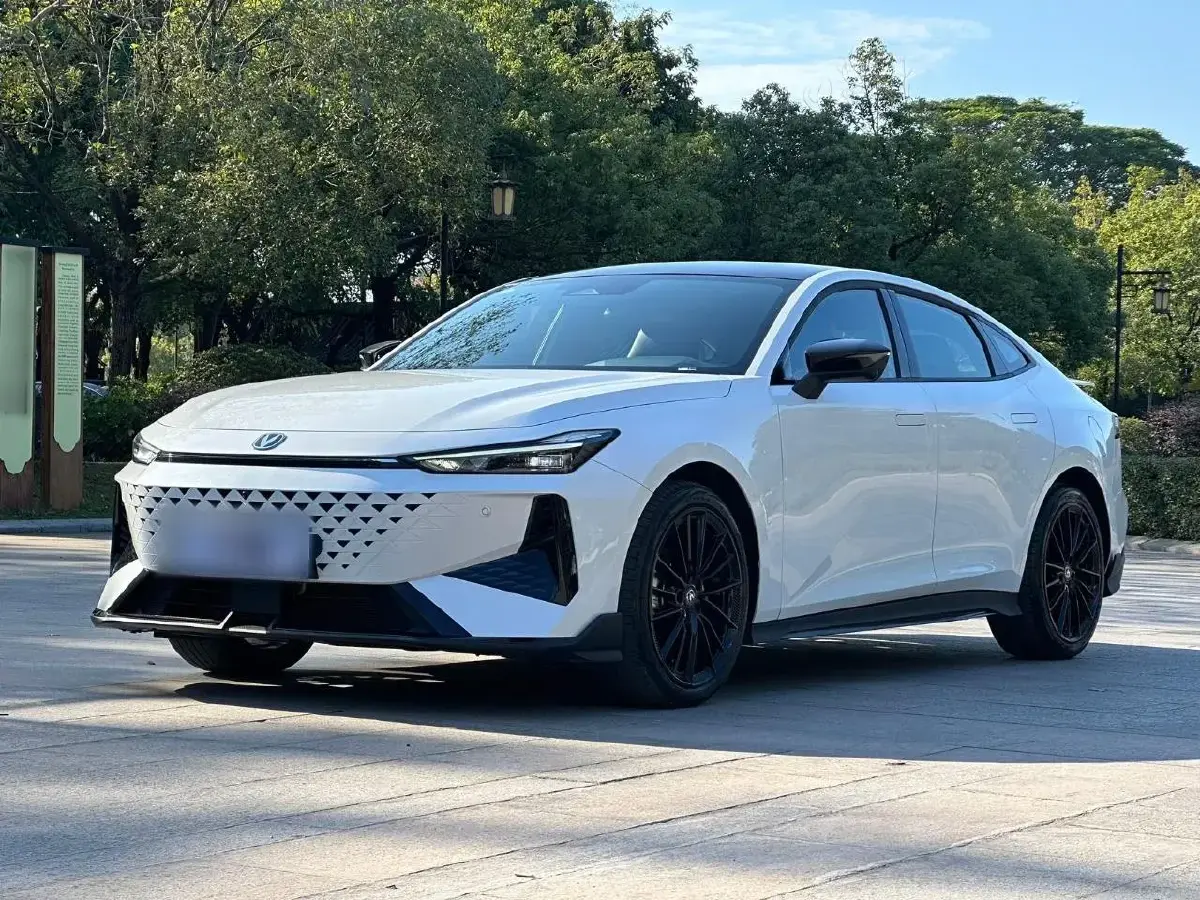 2024 ChangAn UNI-V 1.5T 188HP L4 7DCT