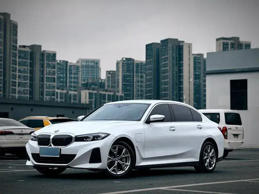 2022 BMW i3 BEV 70KWH