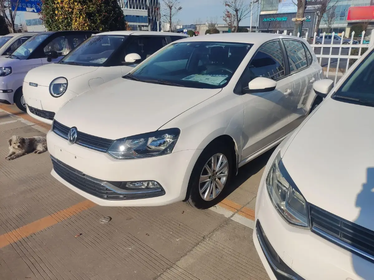 2014 Volkswagen Polo 1.6L 110HP L4 6AT