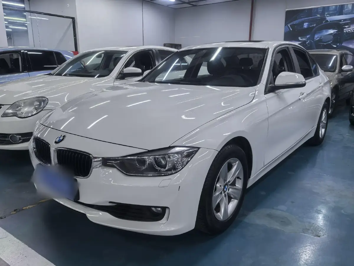 2014 BMW 3 Series 2.0T 184HP L4 8AT