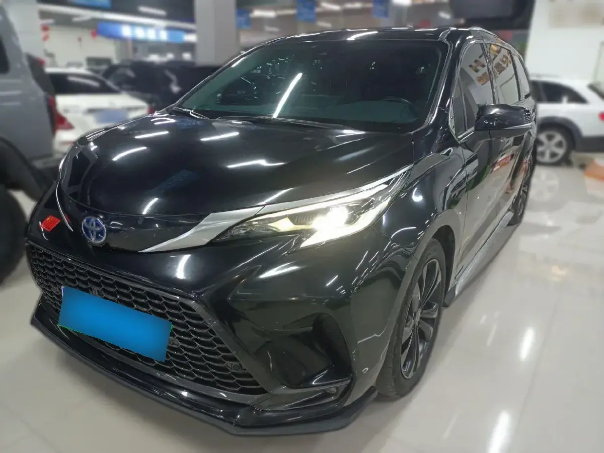 2023 Toyota Granvia 2.5L 189HP L4 E-CVT Hybrid