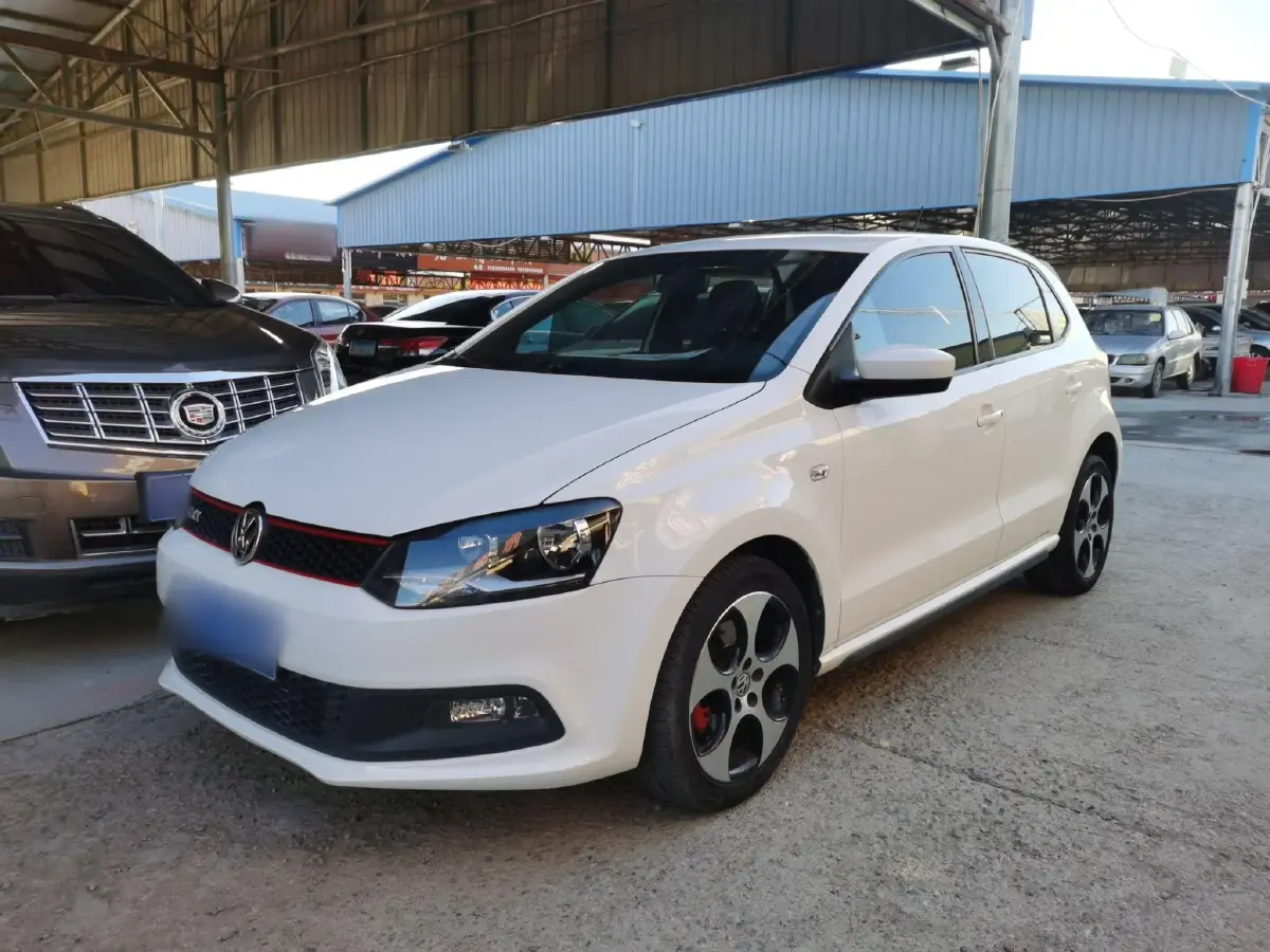 2012 Volkswagen Polo 1.4T 131HP L4 7DCT
