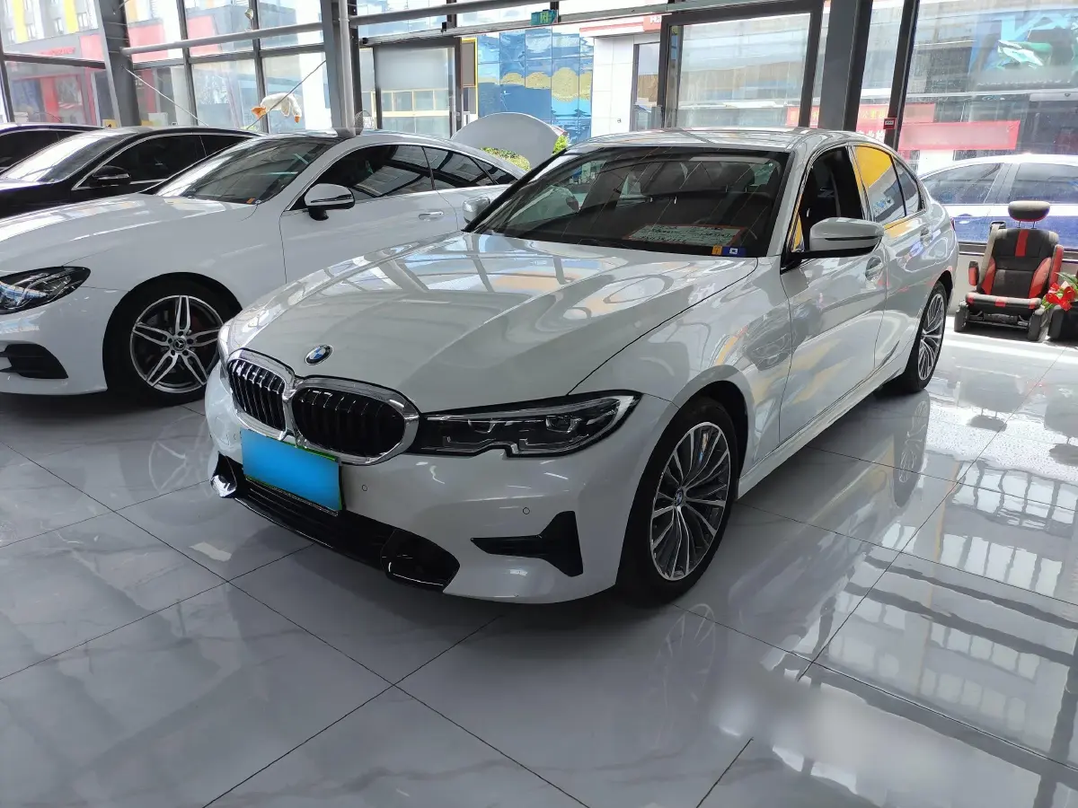 2022 BMW 3 Series 2.0T 156HP L4 8AT