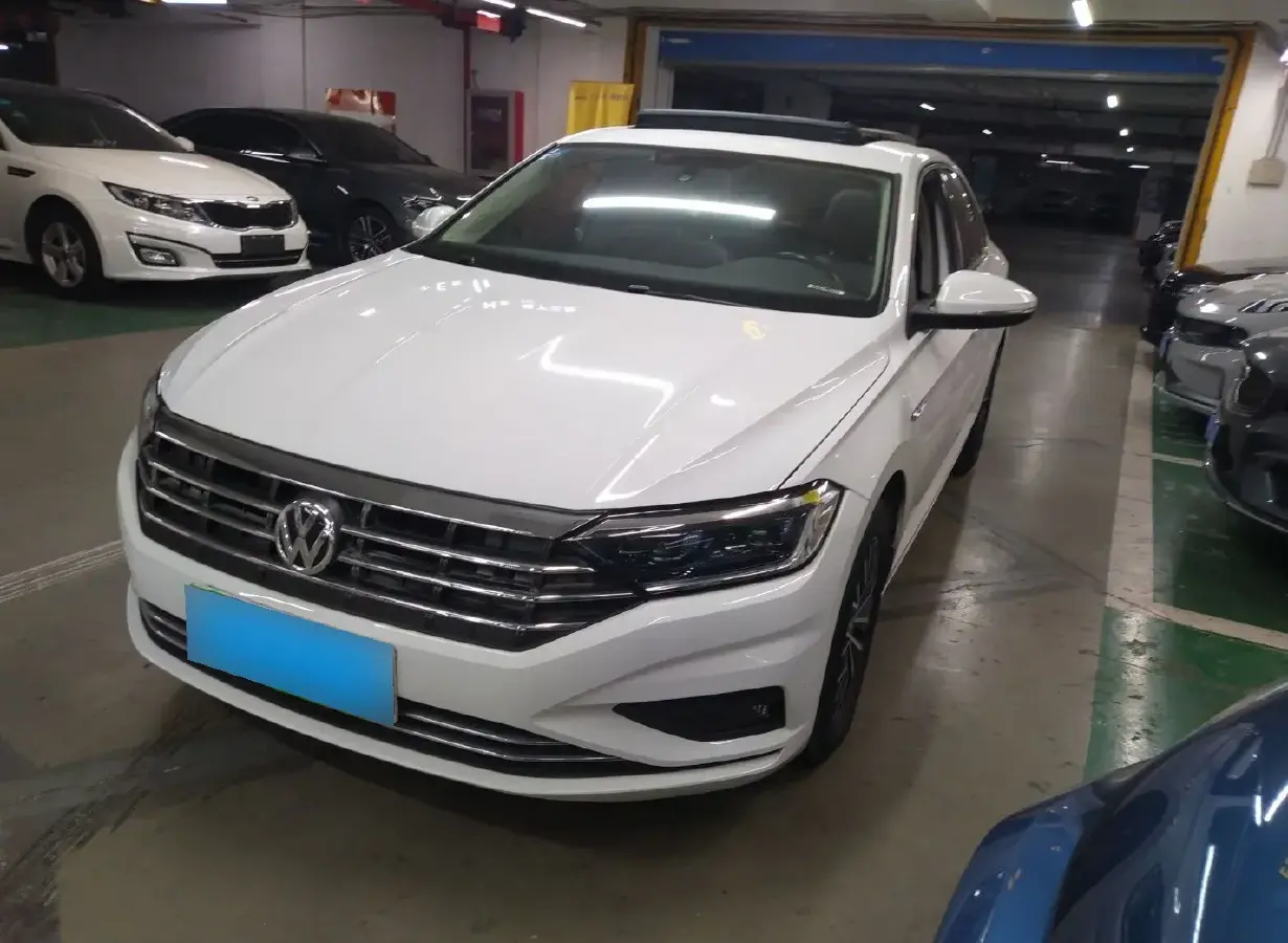 2020 Volkswagen Sagitar 1.2T 116HP L4 7DCT