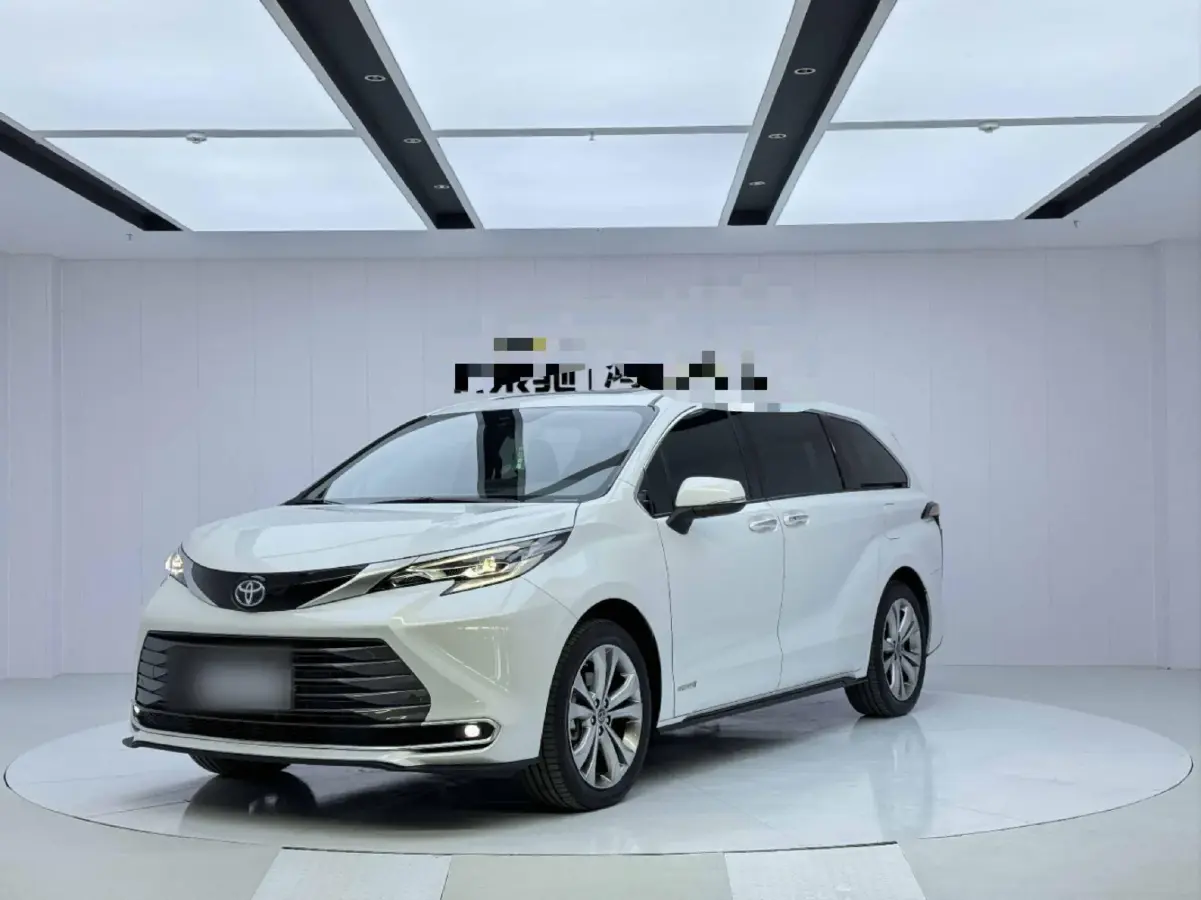 2023 Toyota Sienna 2.5L 189HP L4 E-CVT Hybrid