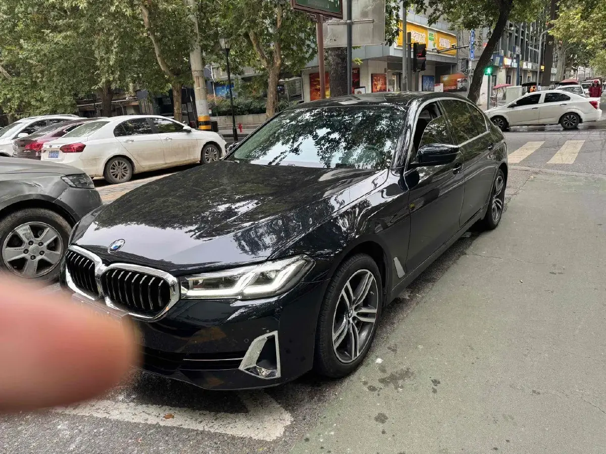 2022 BMW 5 Series 2.0T 252HP L4 8AT