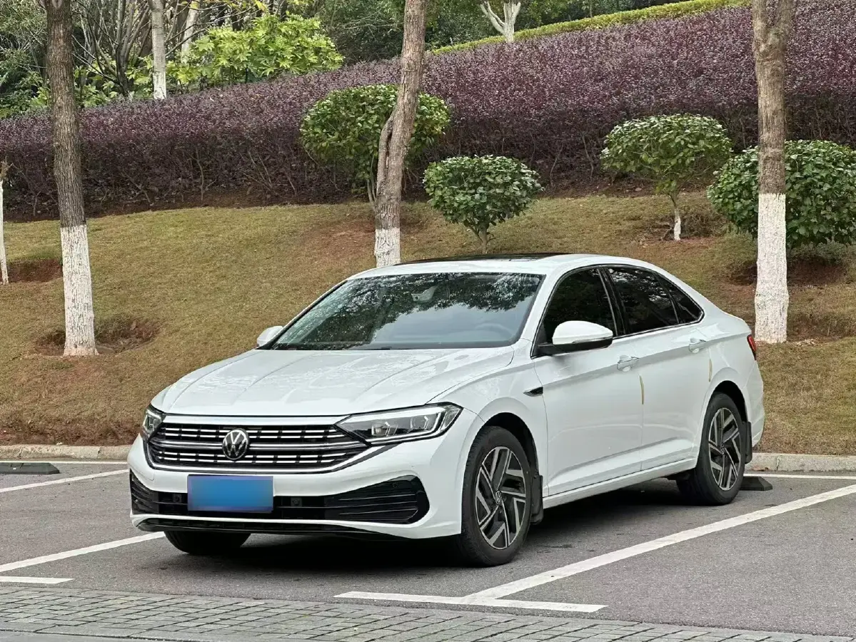 2023 Volkswagen Sagitar 1.5T 160HP L4 7DCT