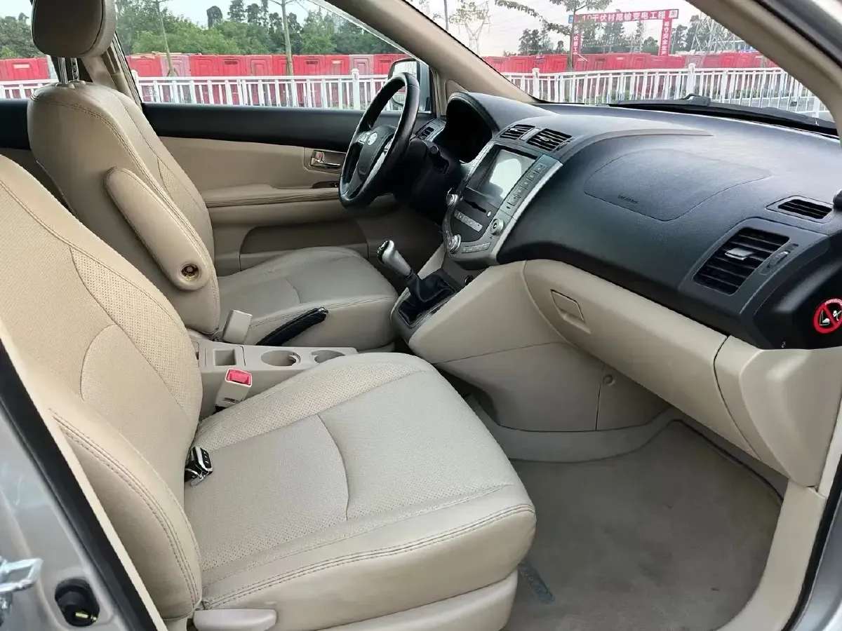 2013 BYD S6 2.0L 140HP L4 5MT,autocango,china used car exporter,china ev exporter,chinese used car exporter,chinese used ev exporter
