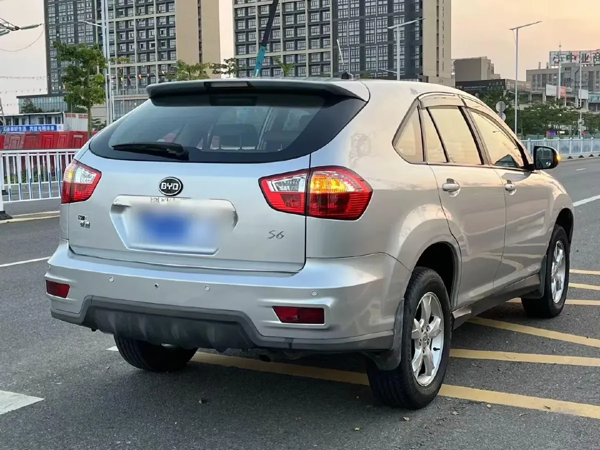 2013 BYD S6 2.0L 140HP L4 5MT,autocango,china used car exporter,china ev exporter,chinese used car exporter,chinese used ev exporter