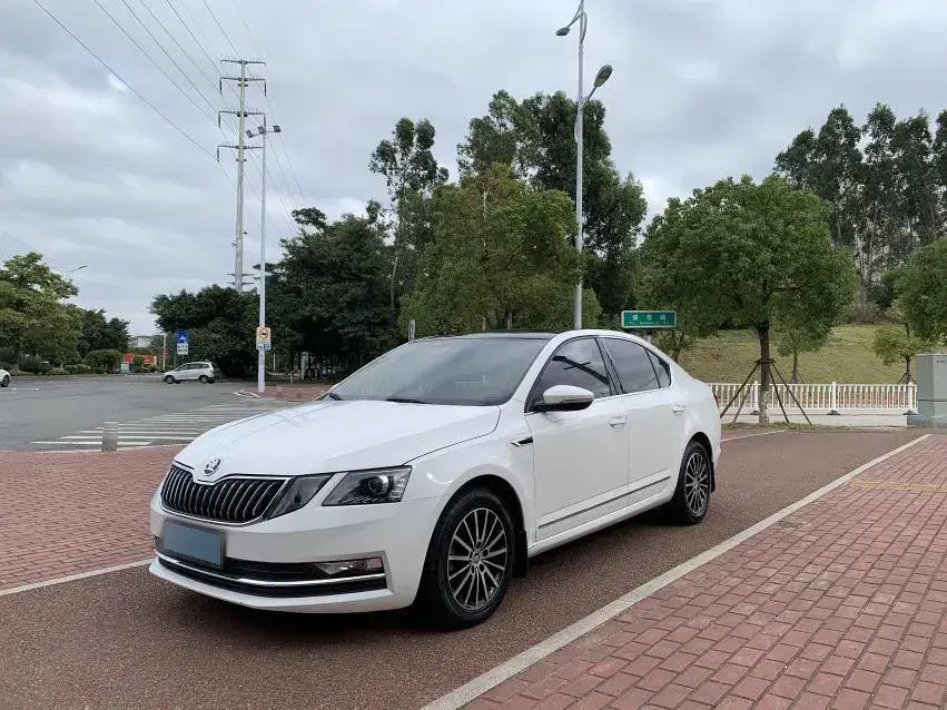 2020 Skoda Octavia 1.5L 113HP L4 5MT