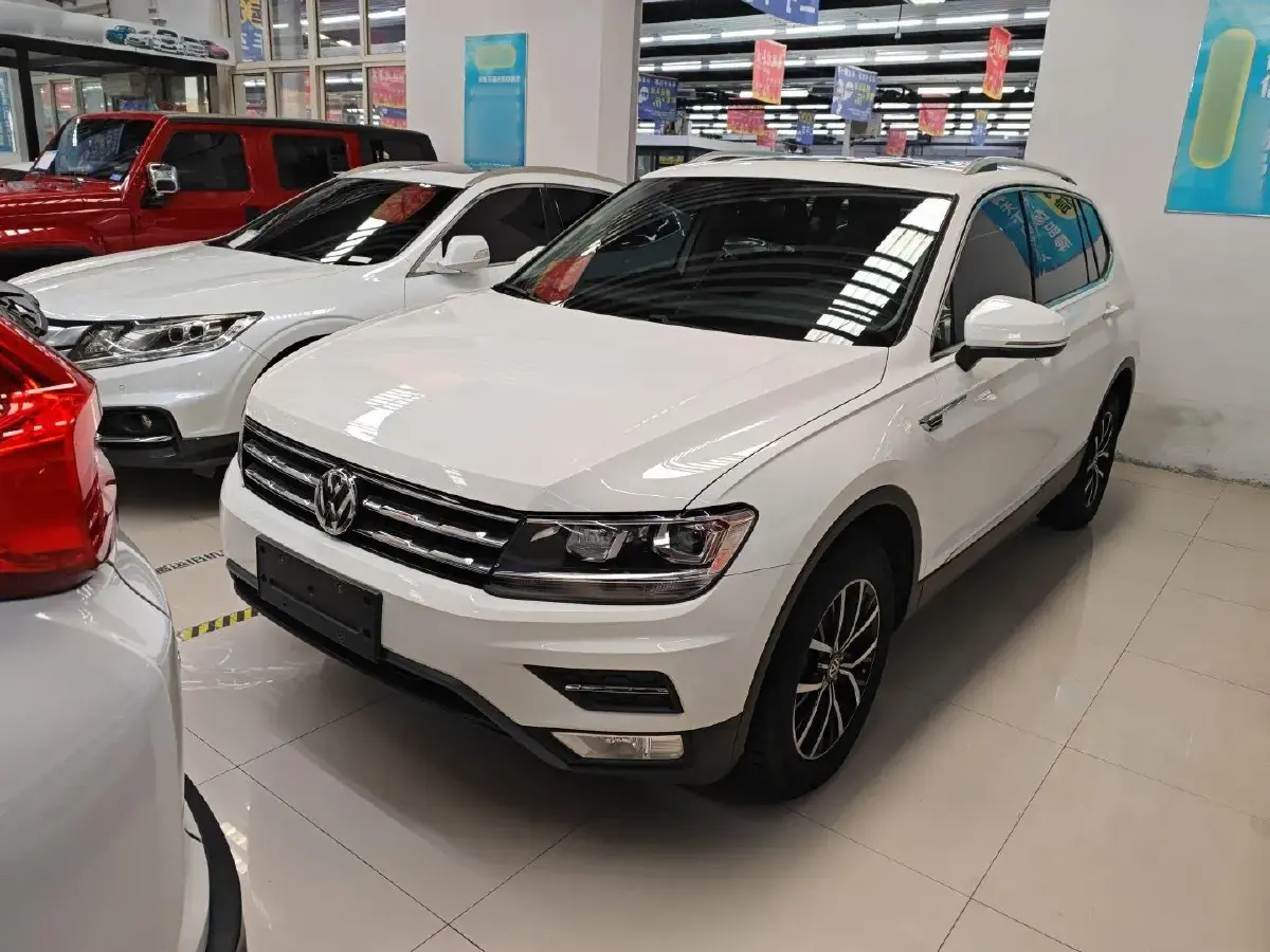 2018 Volkswagen Tiguan L 2.0T 186HP L4 7DCT