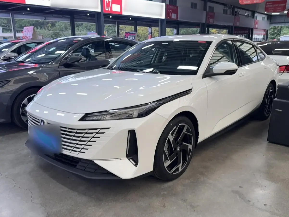 2023 ChangAn Lamore 1.5T 170HP L4 7DCT