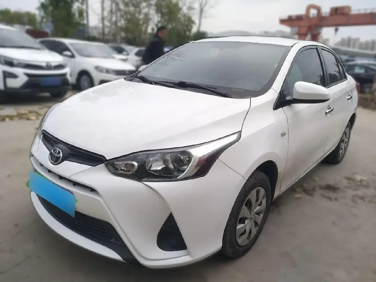 2017 Toyota Yaris L 1.3L 99HP L4 5MT